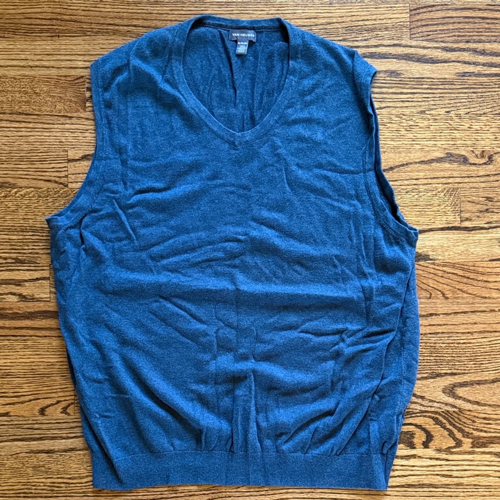 Van Heusen V-Neck Sweater Vest in Navy